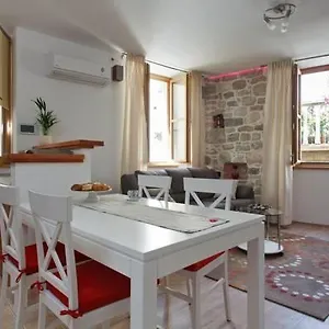 Old Town Mila Apartment Split